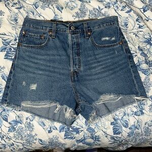 Brand New With Tags Levi Denim Ribcage Shorts Size 30 NO STRETCH